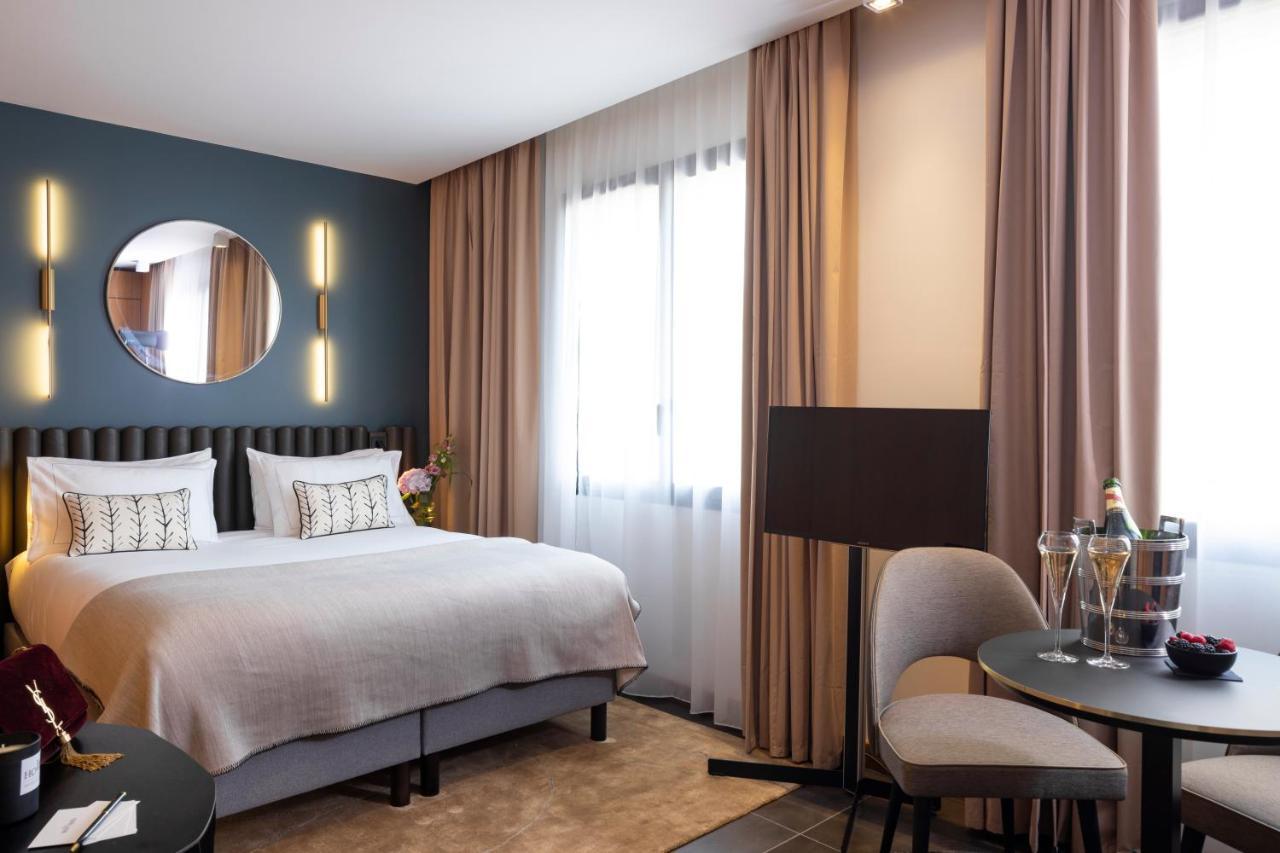 Howard Sur Seine - Asnieres Paris La Defense Exterior photo